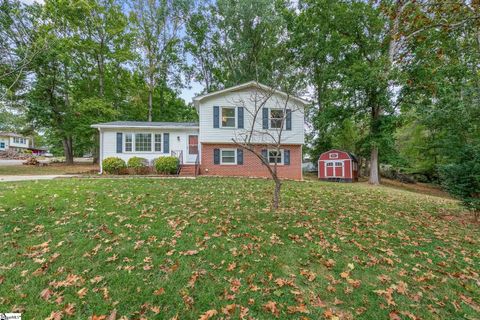 Photo of 412 Tebblewood Drive, Simpsonville, SC 29680 (MLS # 1571536)