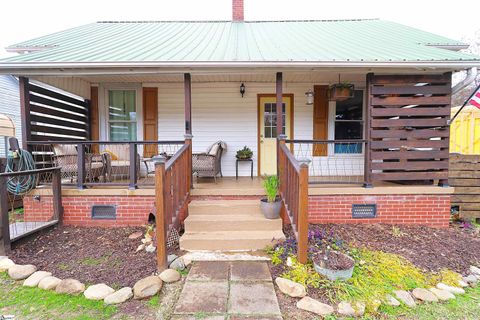 Photo of 409 Florence Street, Clinton, SC 29325 (MLS # 1576487)