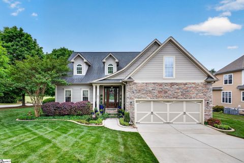 Photo of 401 Park Ridge Circle, Greer, SC 29651 (MLS # 1590741)