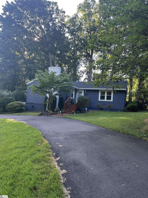 Photo of 34 Brookside Circle, Greenville, SC 29609 (MLS # 1604331)
