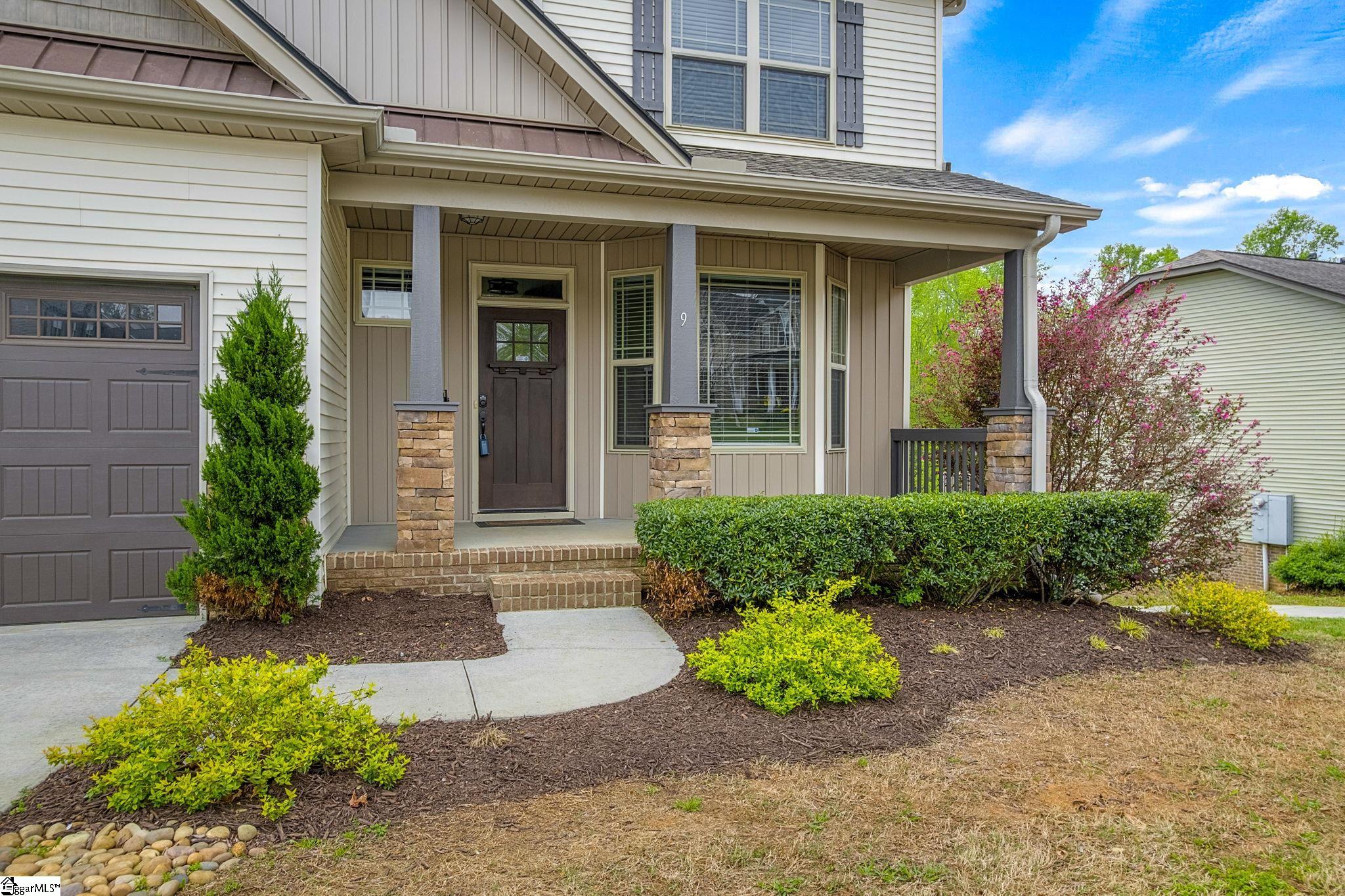 9 Amber Oaks Drive