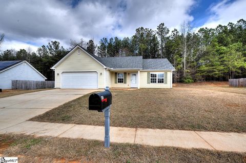 Photo of 407 Brenna Lane, Piedmont, SC 29673 (MLS # 1583889)