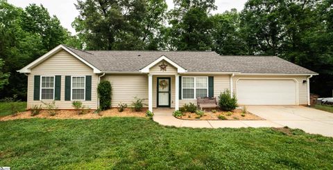 Photo of 15 Cardo Lane, Fountain Inn, SC 29644 (MLS # 1593320)
