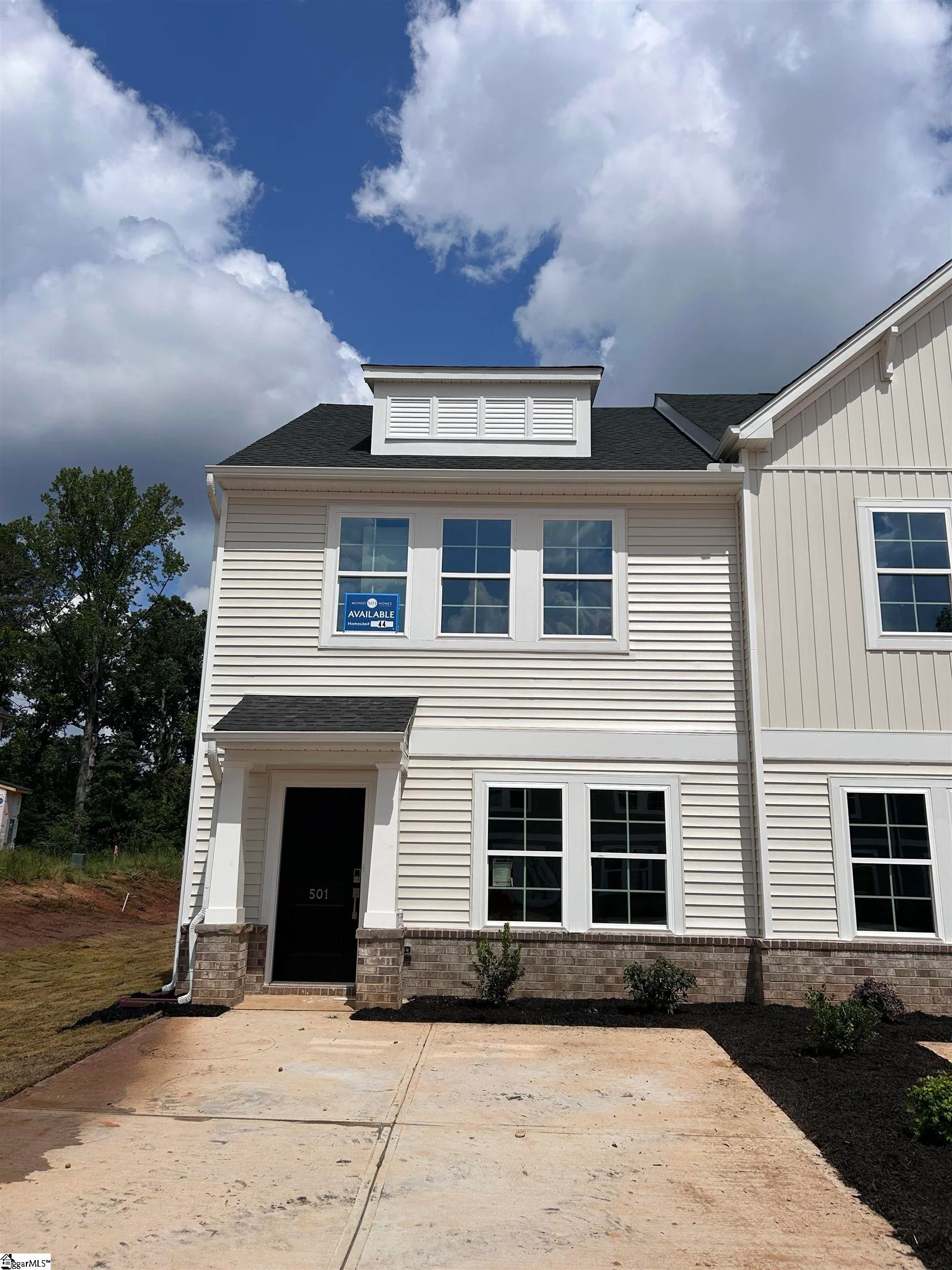 501 Fernleigh Trail