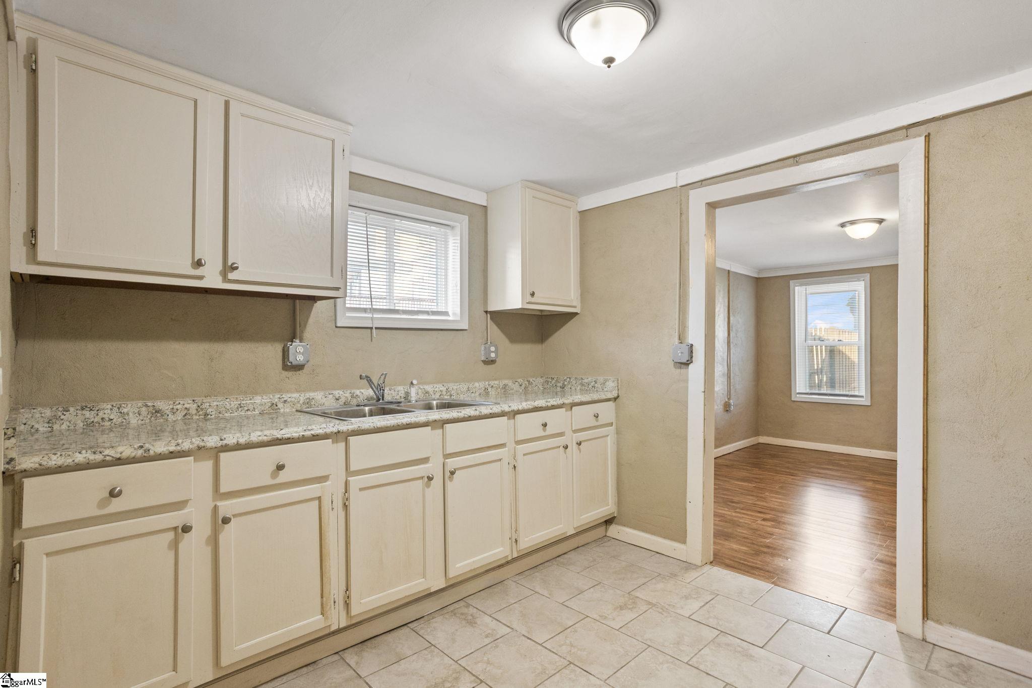 Greenville, South Carolina 29601, United States, 4 Bedrooms Bedrooms, ,2 BathroomsBathrooms,Residential,Active,251285