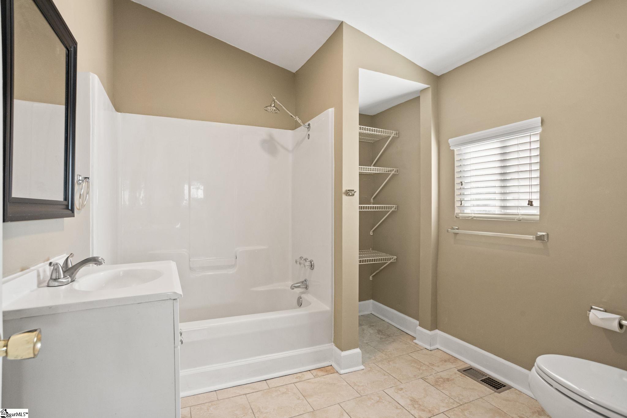 Greenville, South Carolina 29601, United States, 4 Bedrooms Bedrooms, ,2 BathroomsBathrooms,Residential,Active,251285