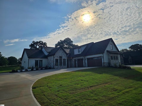Photo of 110 Marseille Drive, Simpsonville, SC 29680 (MLS # 1587516)