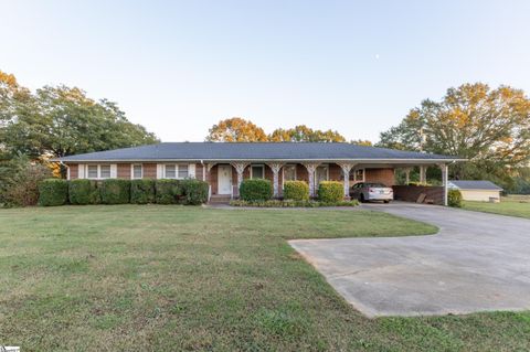 Photo of 210 Locke Road, Belton, SC 29627 (MLS # 1571466)