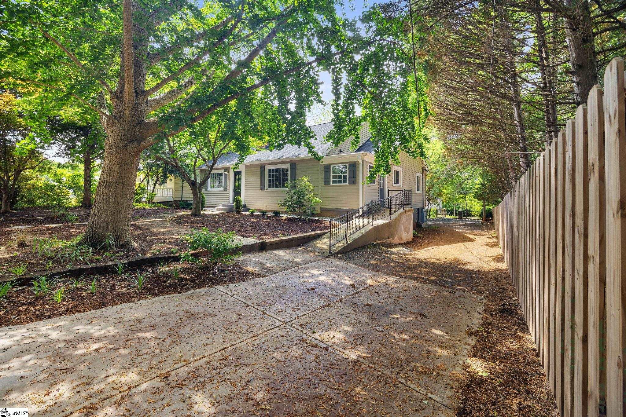 8 Amherst Avenue