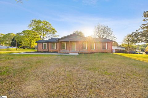 Photo of 303 Central Avenue, Mauldin, SC 29662 (MLS # 1587046)