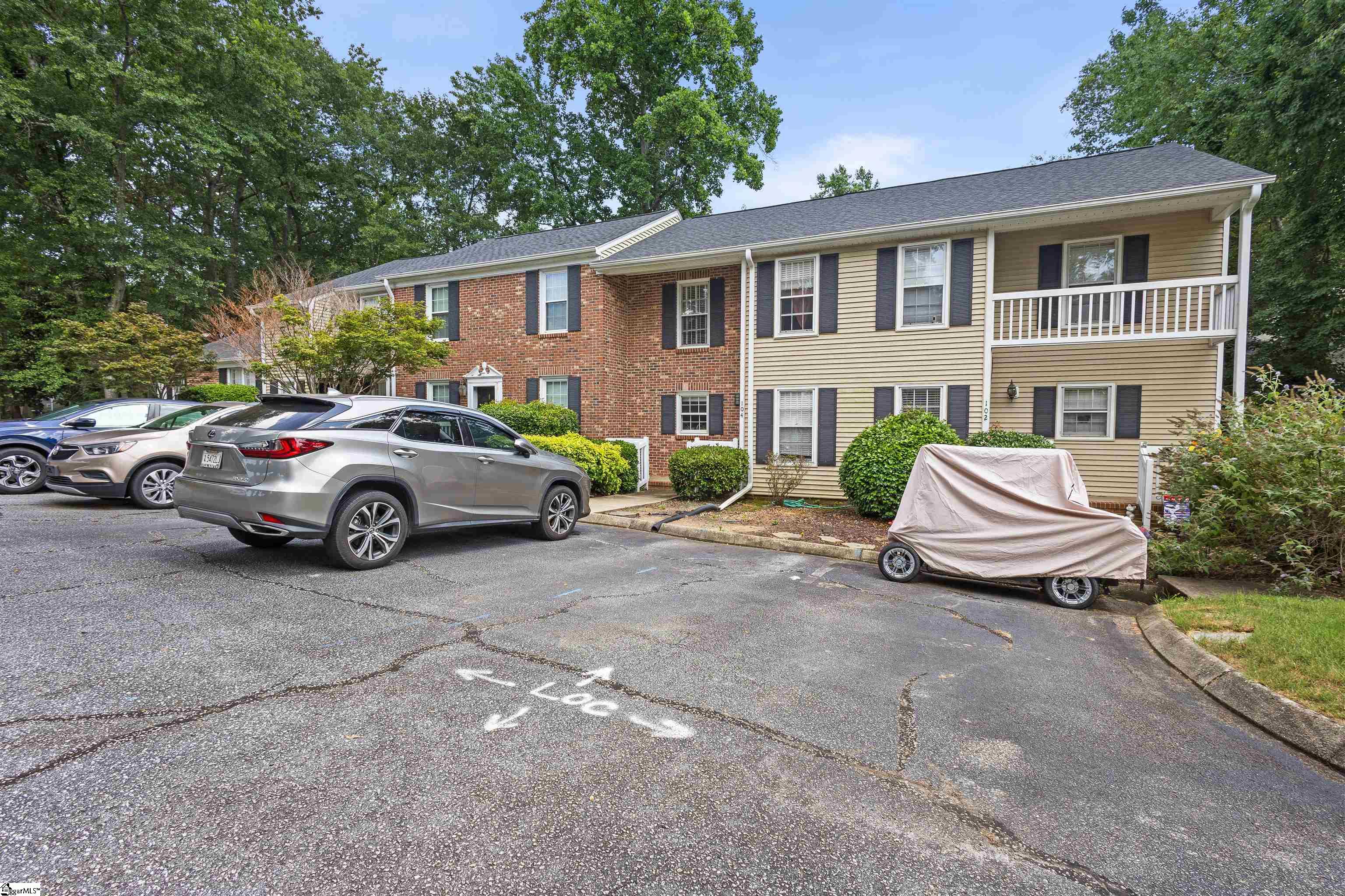 104 E Bay Court