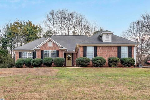 Photo of 331 Gramercy Boulevard, Spartanburg, SC 29301 (MLS # 1583740)