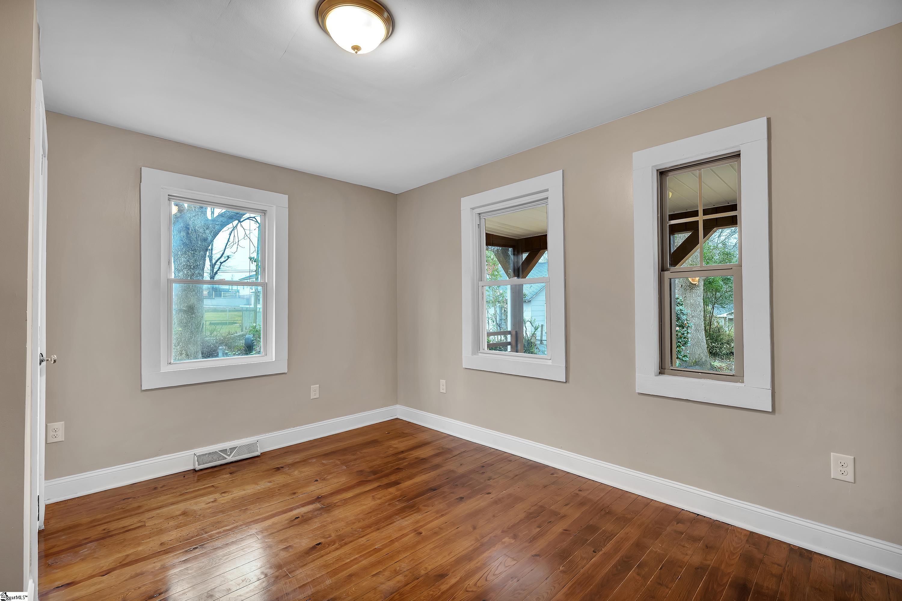 Greenville, South Carolina 29609, United States, 3 Bedrooms Bedrooms, ,2 BathroomsBathrooms,Residential,Active,86754