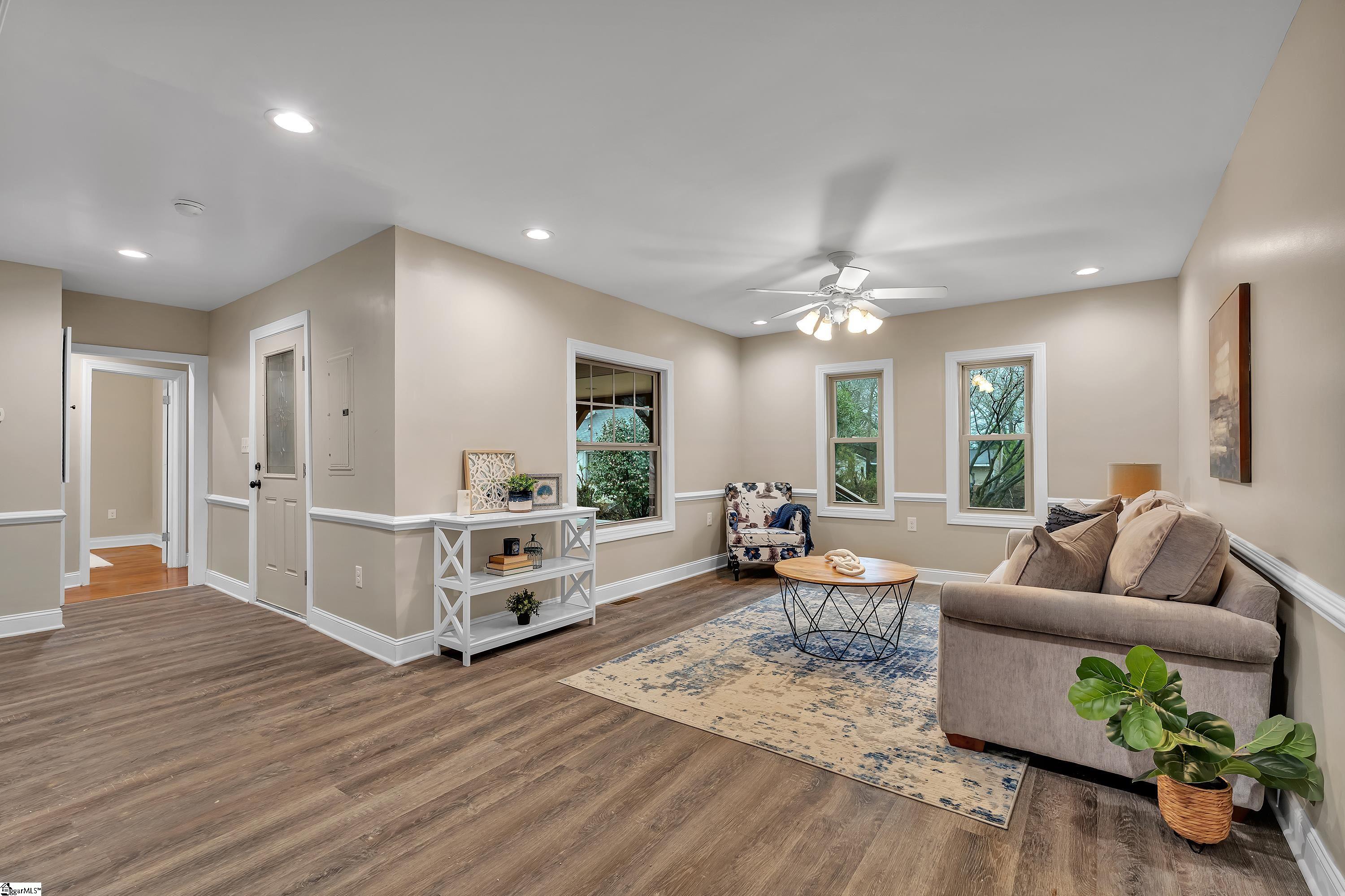 Greenville, South Carolina 29609, United States, 3 Bedrooms Bedrooms, ,2 BathroomsBathrooms,Residential,Active,86754