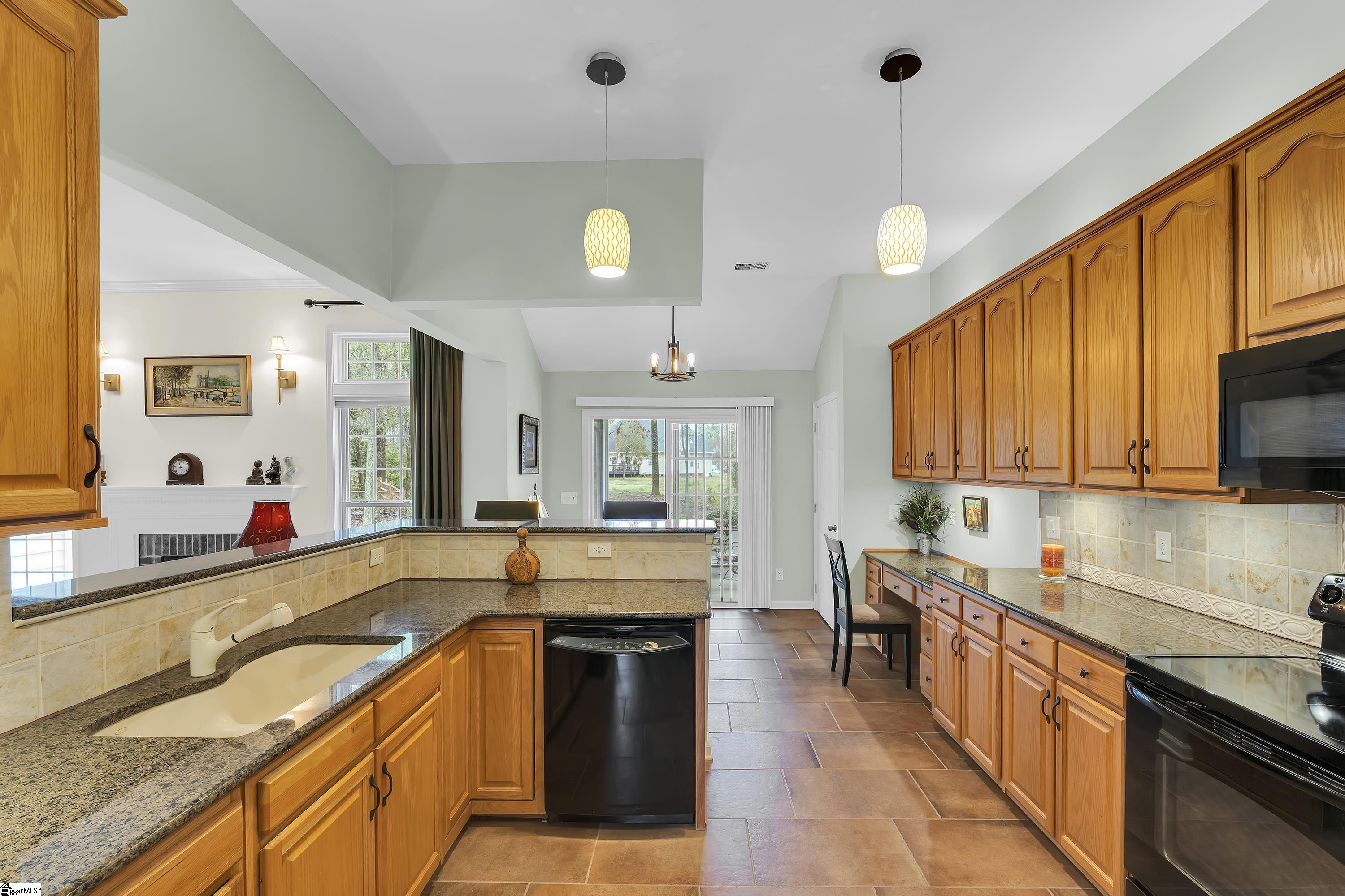 Simpsonville, South Carolina 29681, United States, 3 Bedrooms Bedrooms, ,2 BathroomsBathrooms,Residential,Pending,105593