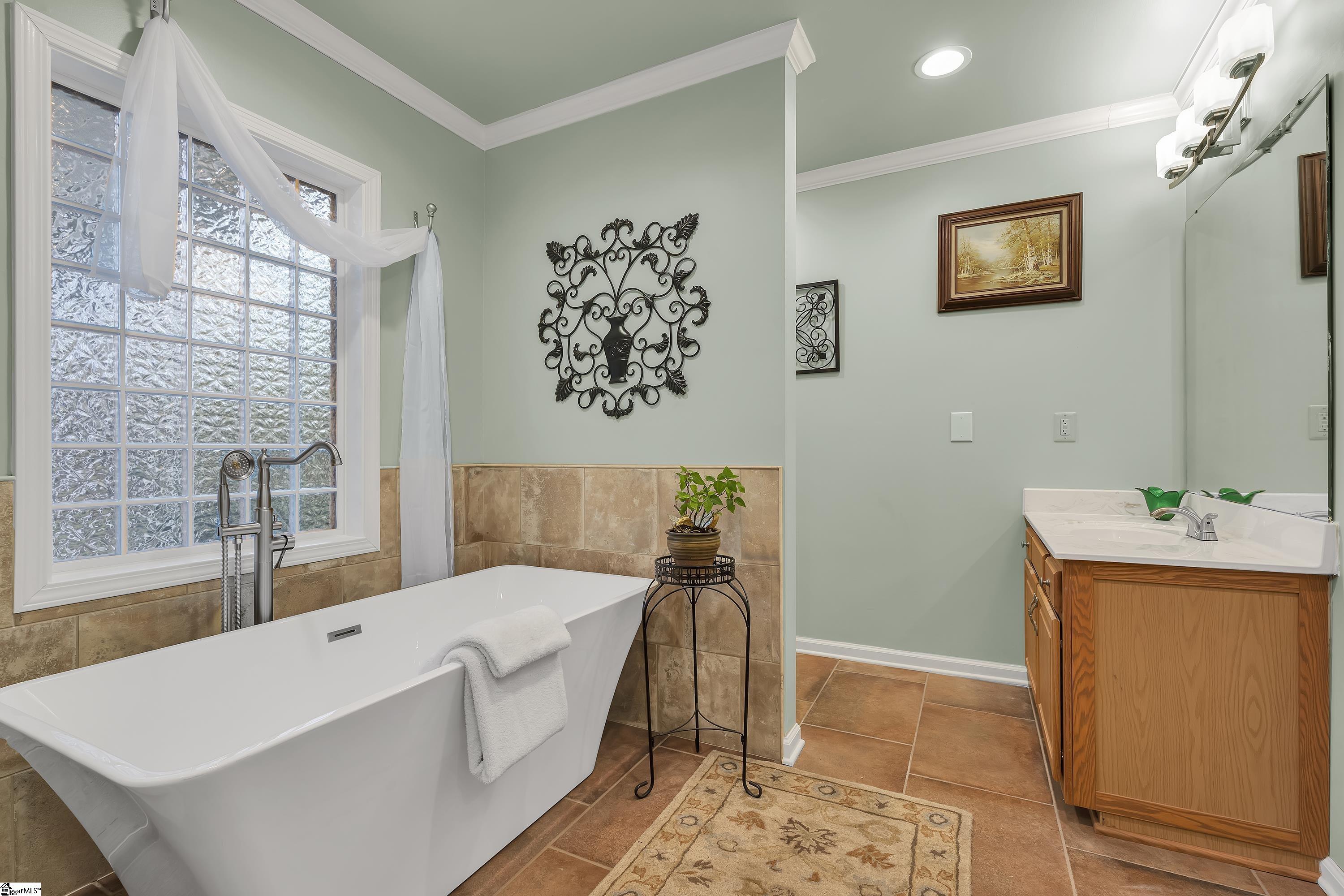 Simpsonville, South Carolina 29681, United States, 3 Bedrooms Bedrooms, ,2 BathroomsBathrooms,Residential,Pending,105593