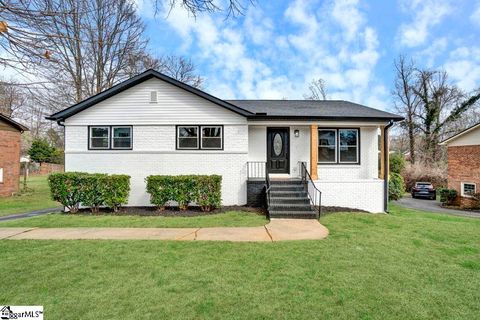 Photo of 204 Quartermaster Road, Spartanburg, SC 29301 (MLS # 1583985)