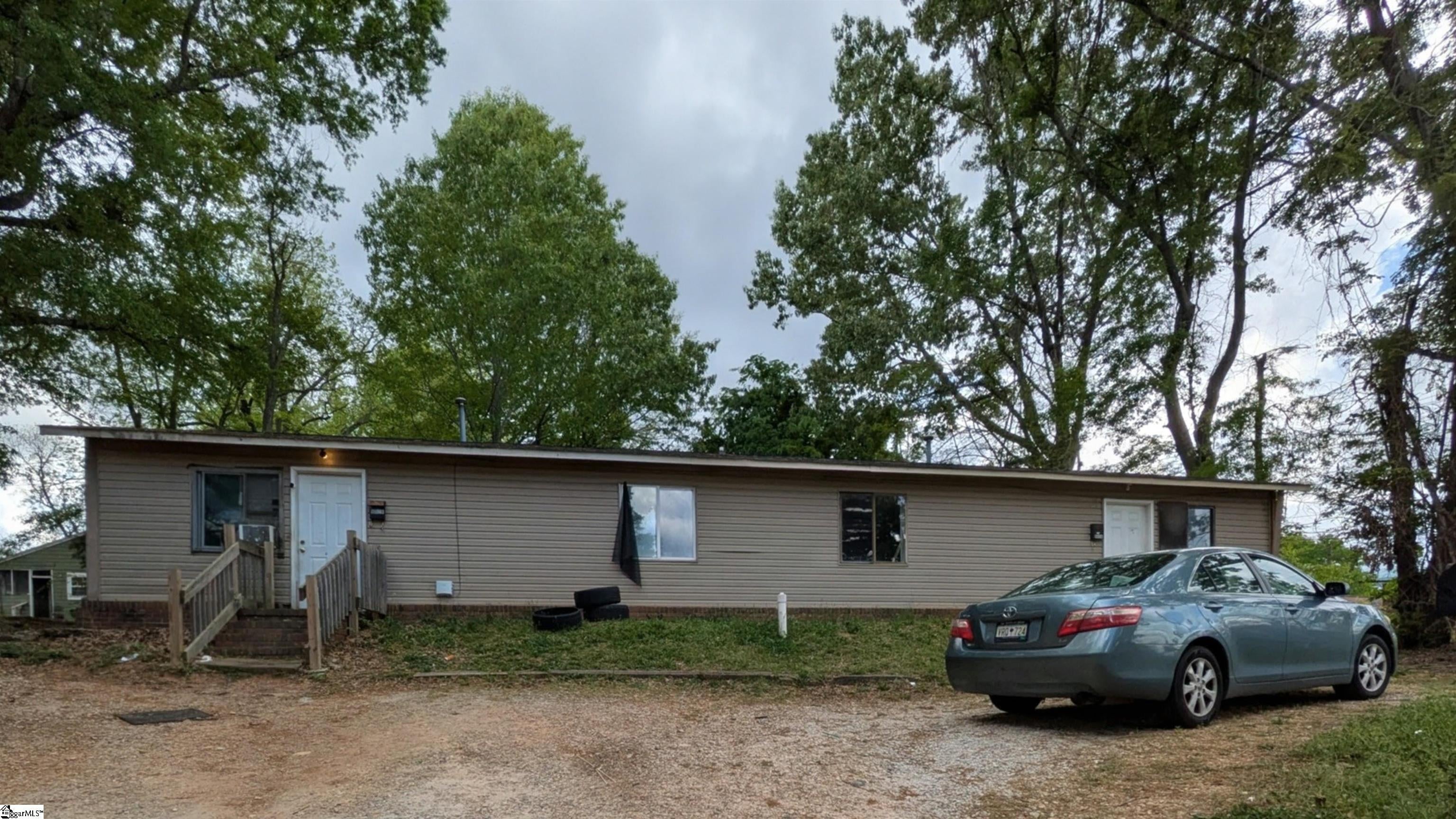 802 A/B Kings Court, Greenwood, SC, 29646