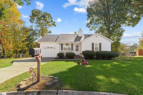 Photo of 9 Richden Court, Taylors, SC 29687 (MLS # 1573616)