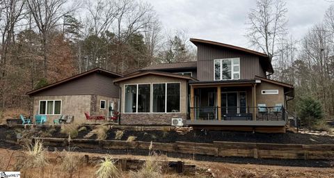 Photo of 111 N Hogan Drive, Westminster, SC 29693 (MLS # 1577195)