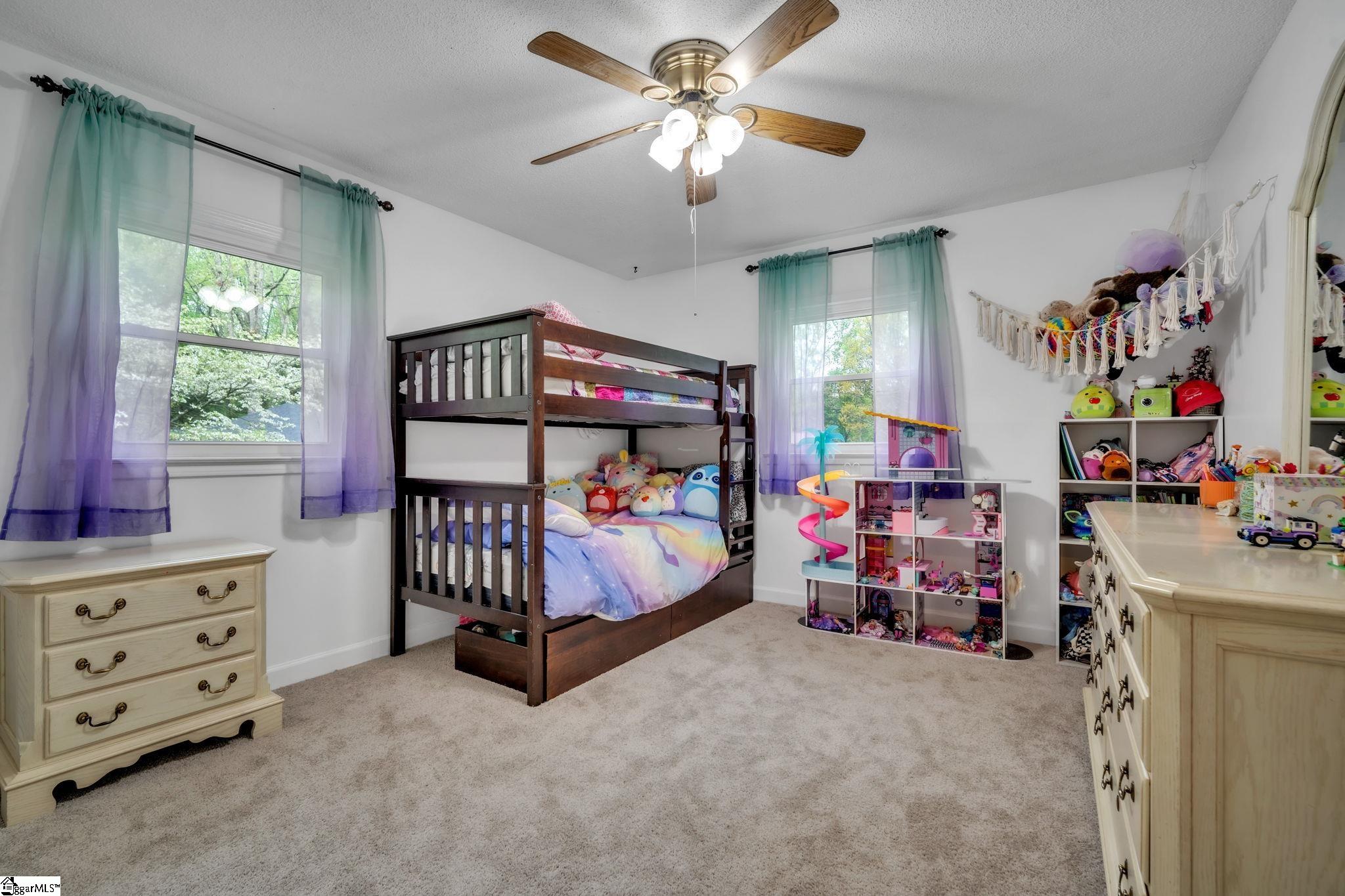 Simpsonville, South Carolina 29681, United States, 5 Bedrooms Bedrooms, ,4 BathroomsBathrooms,Residential,Contingent,107789