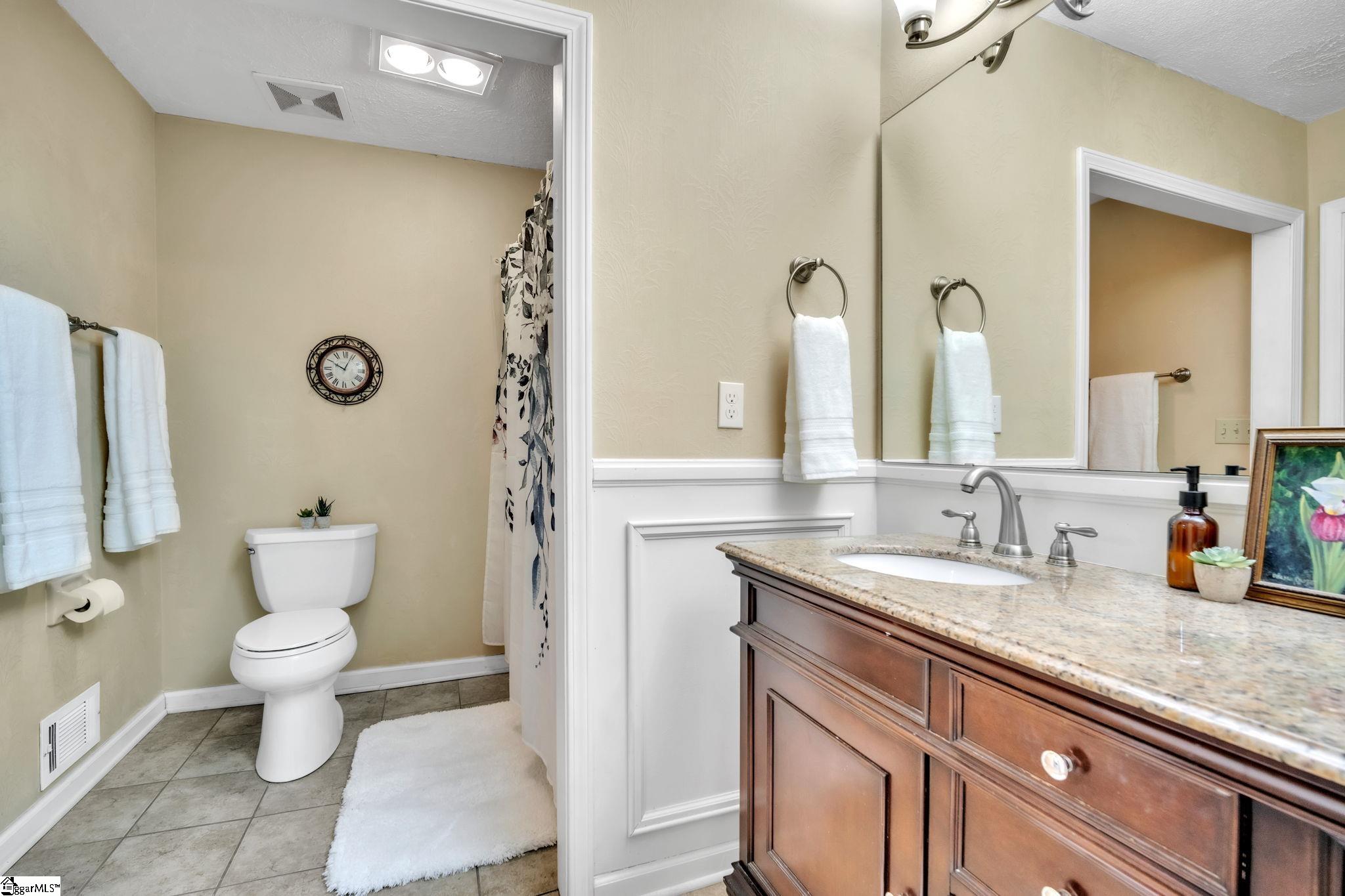 Simpsonville, South Carolina 29681, United States, 5 Bedrooms Bedrooms, ,4 BathroomsBathrooms,Residential,Contingent,107789