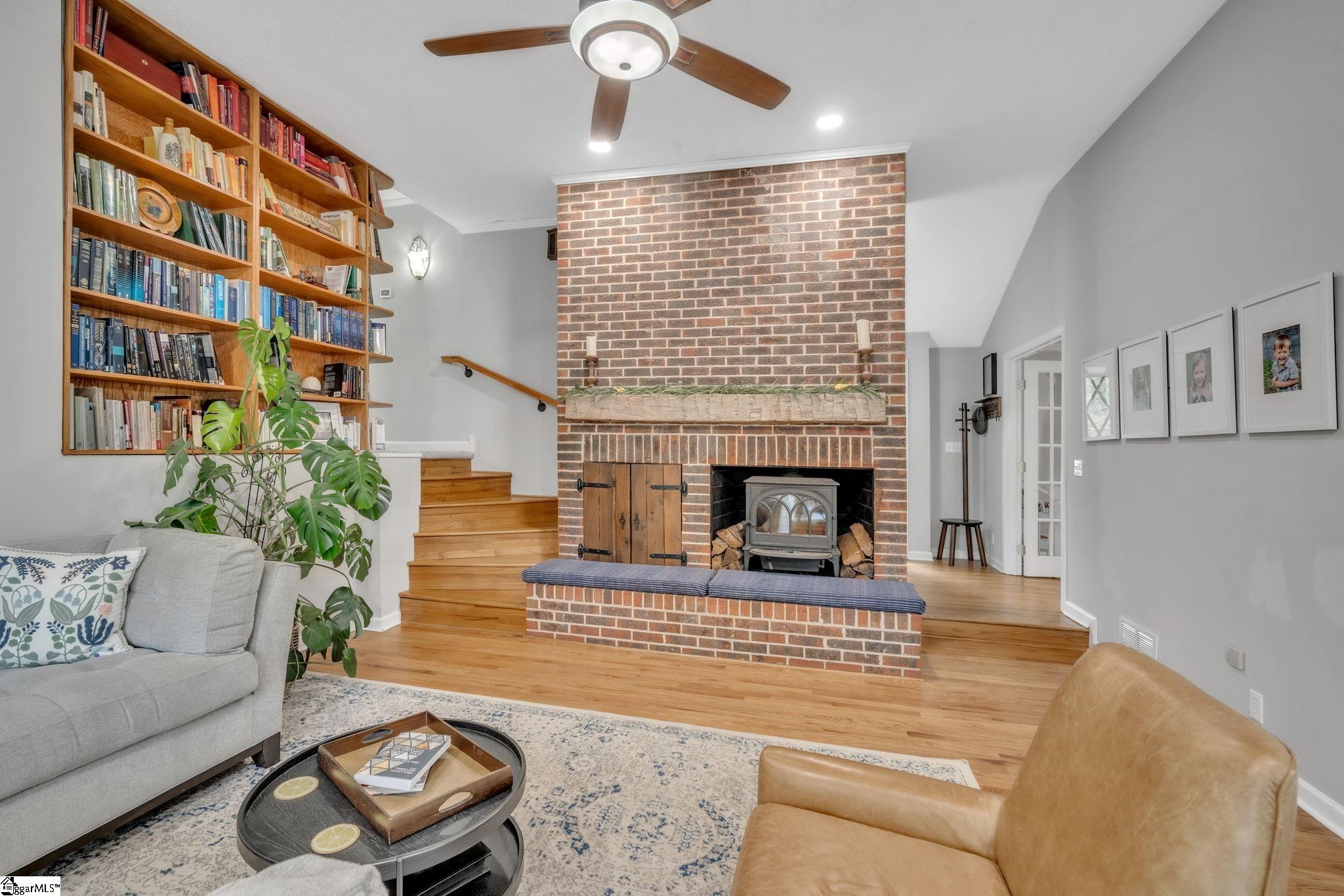 Simpsonville, South Carolina 29681, United States, 5 Bedrooms Bedrooms, ,4 BathroomsBathrooms,Residential,Contingent,107789