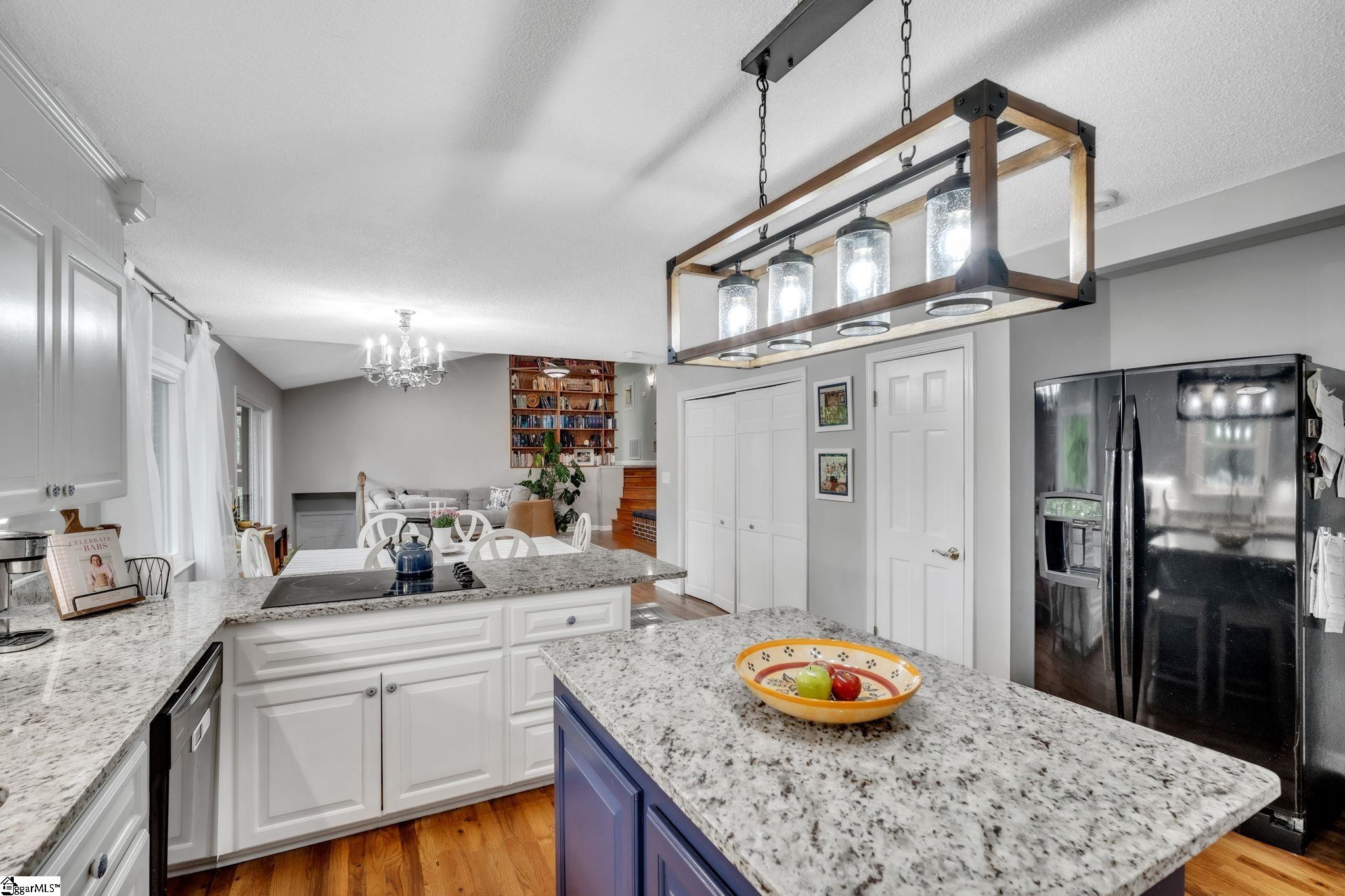 Simpsonville, South Carolina 29681, United States, 5 Bedrooms Bedrooms, ,4 BathroomsBathrooms,Residential,Contingent,107789