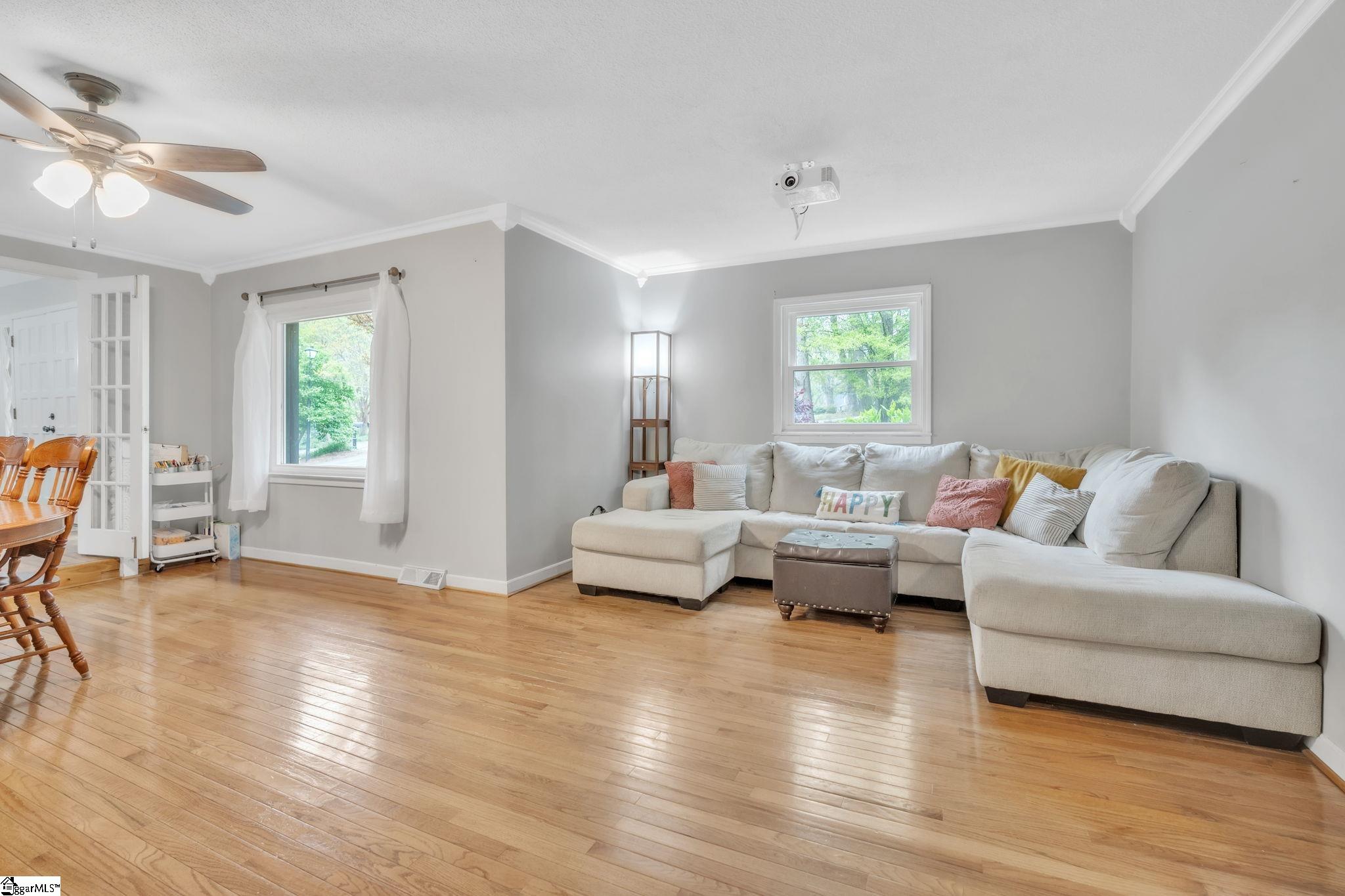 Simpsonville, South Carolina 29681, United States, 5 Bedrooms Bedrooms, ,4 BathroomsBathrooms,Residential,Contingent,107789