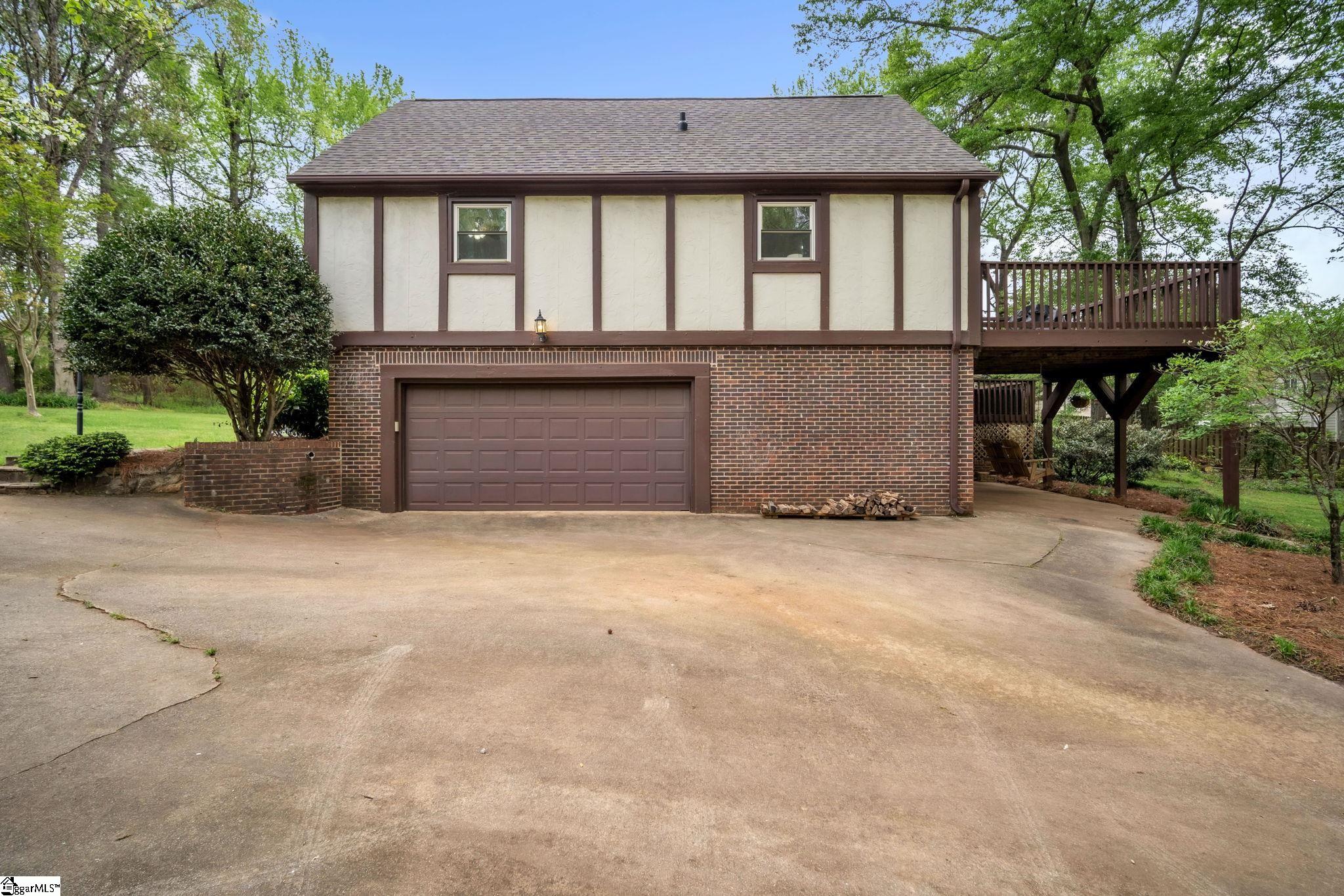 Simpsonville, South Carolina 29681, United States, 5 Bedrooms Bedrooms, ,4 BathroomsBathrooms,Residential,Contingent,107789