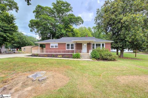 Photo of 107 Hillside Drive, Anderson, SC 29625 (MLS # 1578875)