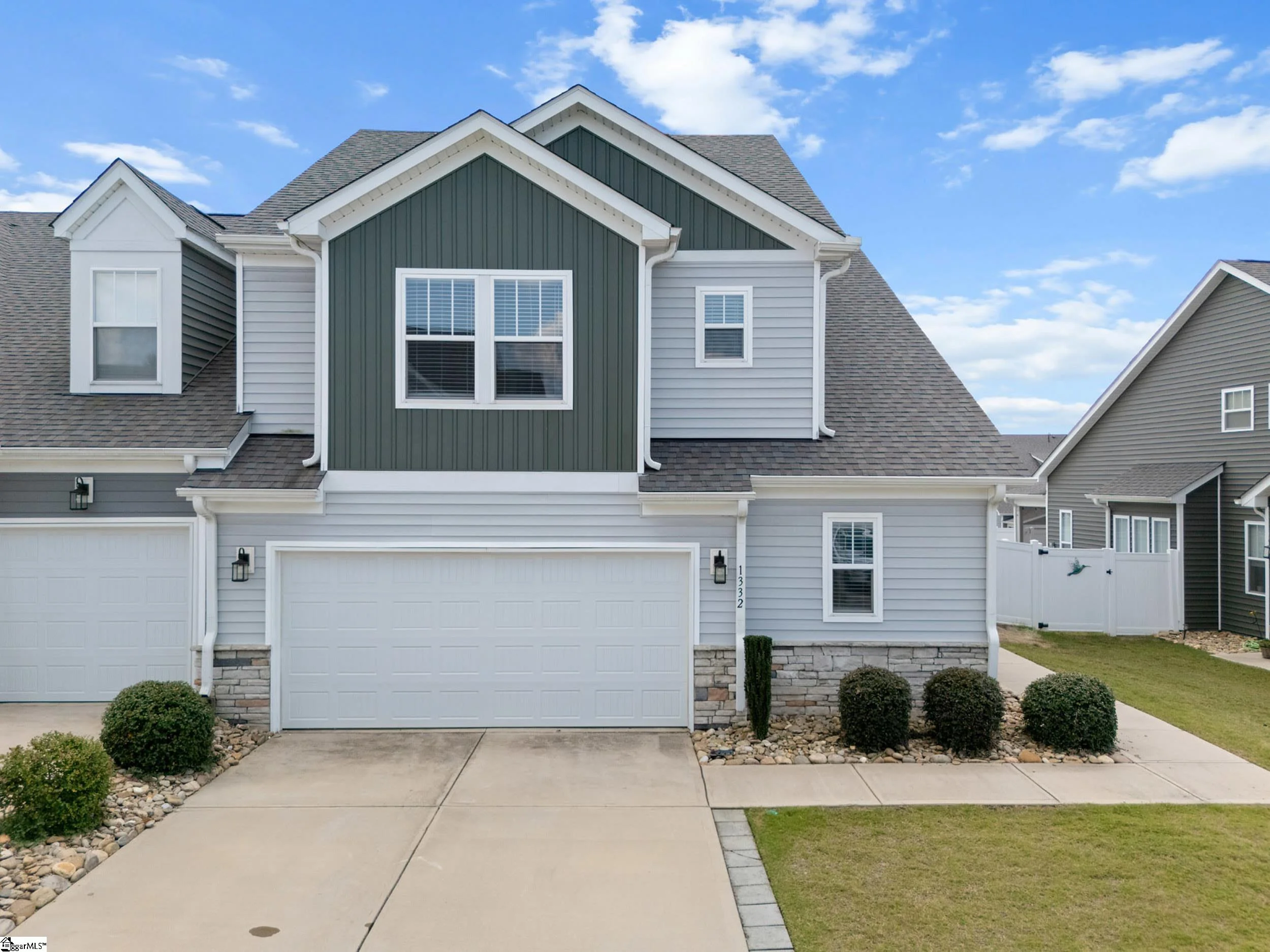 1332 Summer Gold Way