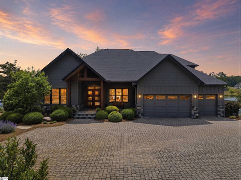 Photo of 984 Mapleton Lane, Columbus, NC 28722 (MLS # 1589666)