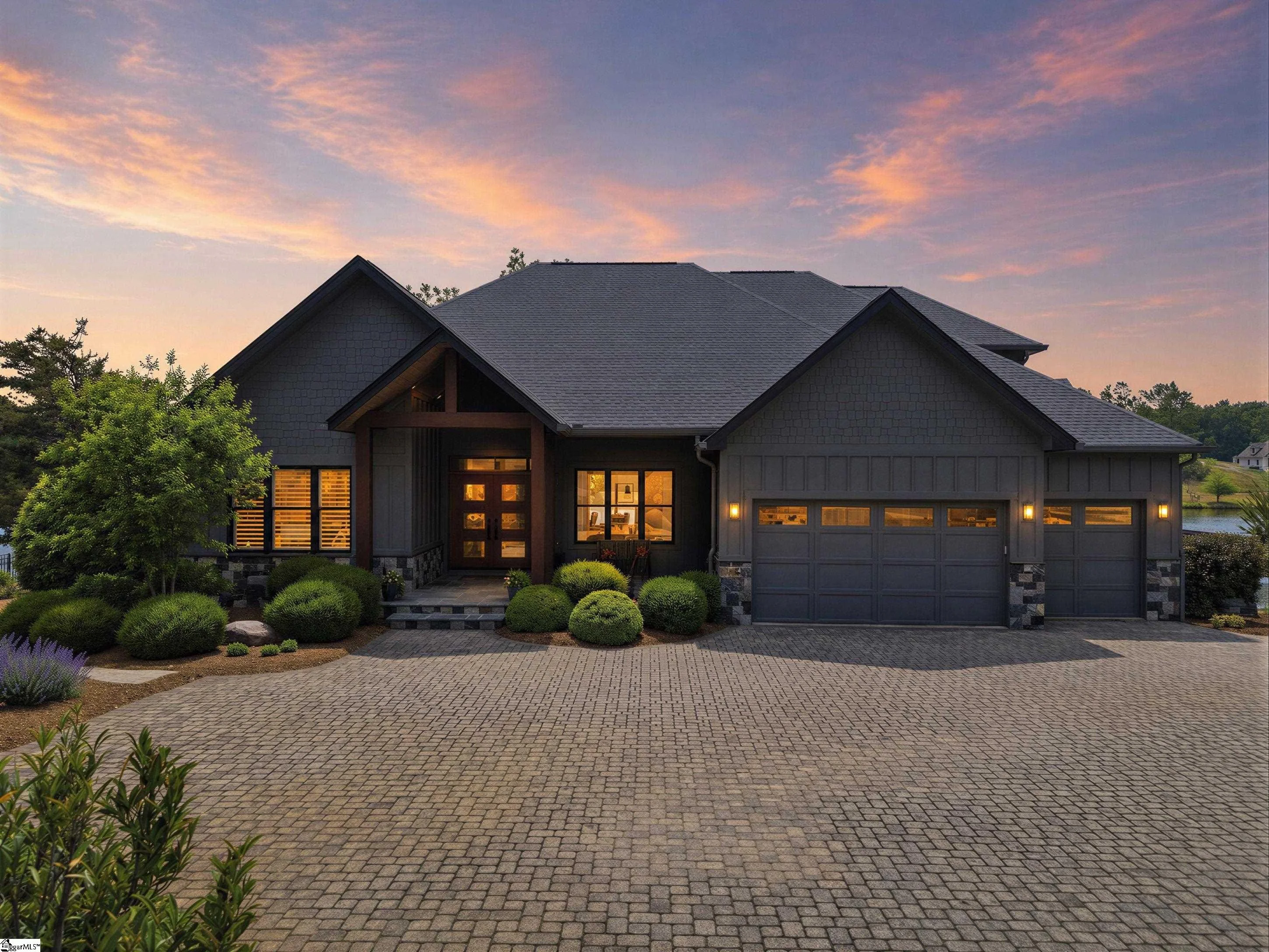 984 Mapleton Lane