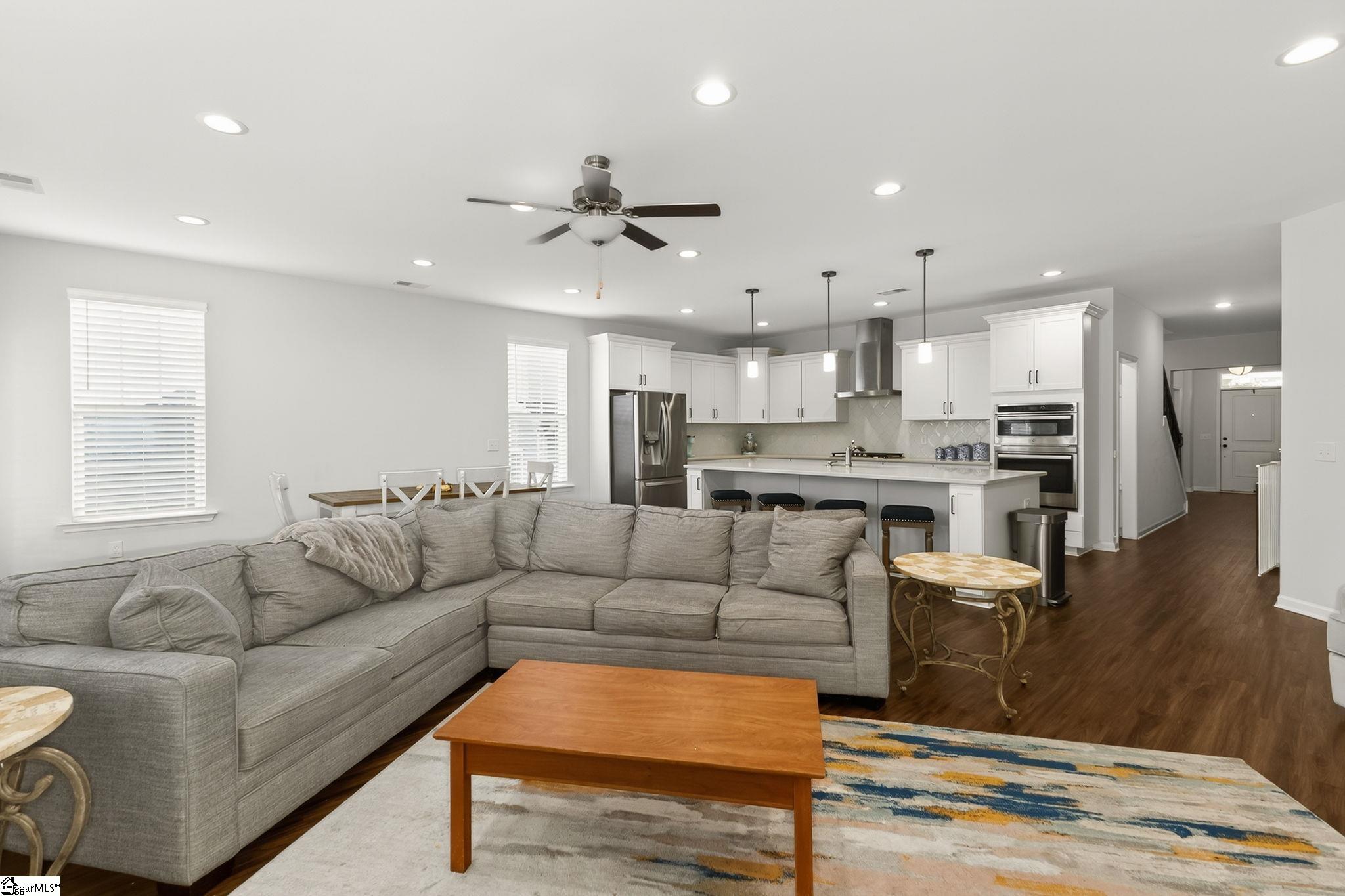 Easley, South Carolina 29642, United States, 4 Bedrooms Bedrooms, ,3 BathroomsBathrooms,Residential,Active,214141