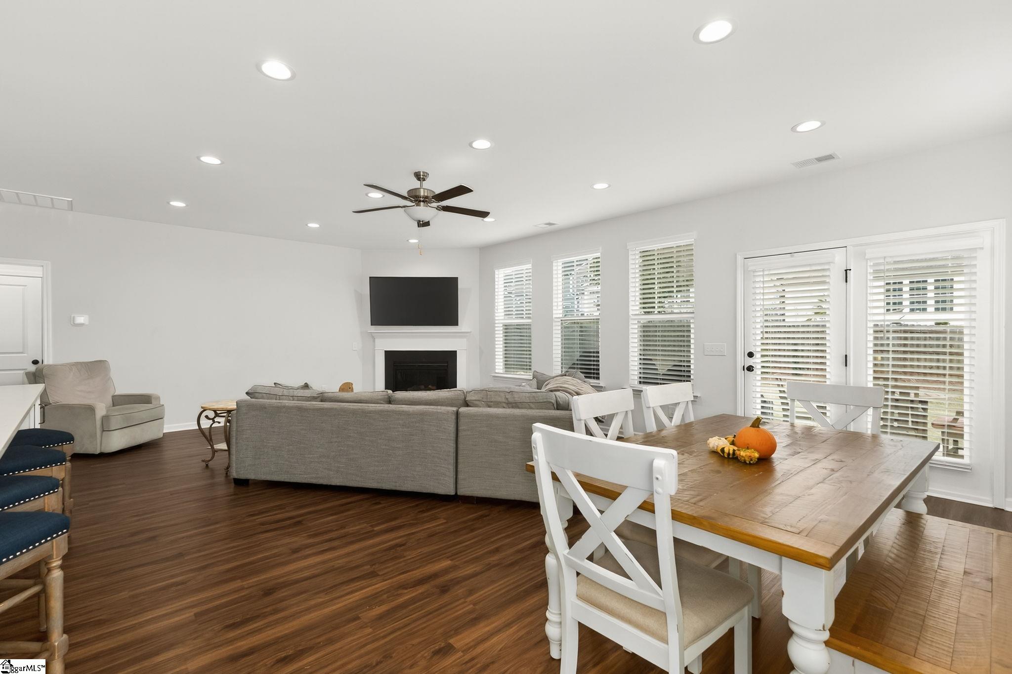 Easley, South Carolina 29642, United States, 4 Bedrooms Bedrooms, ,3 BathroomsBathrooms,Residential,Active,214141