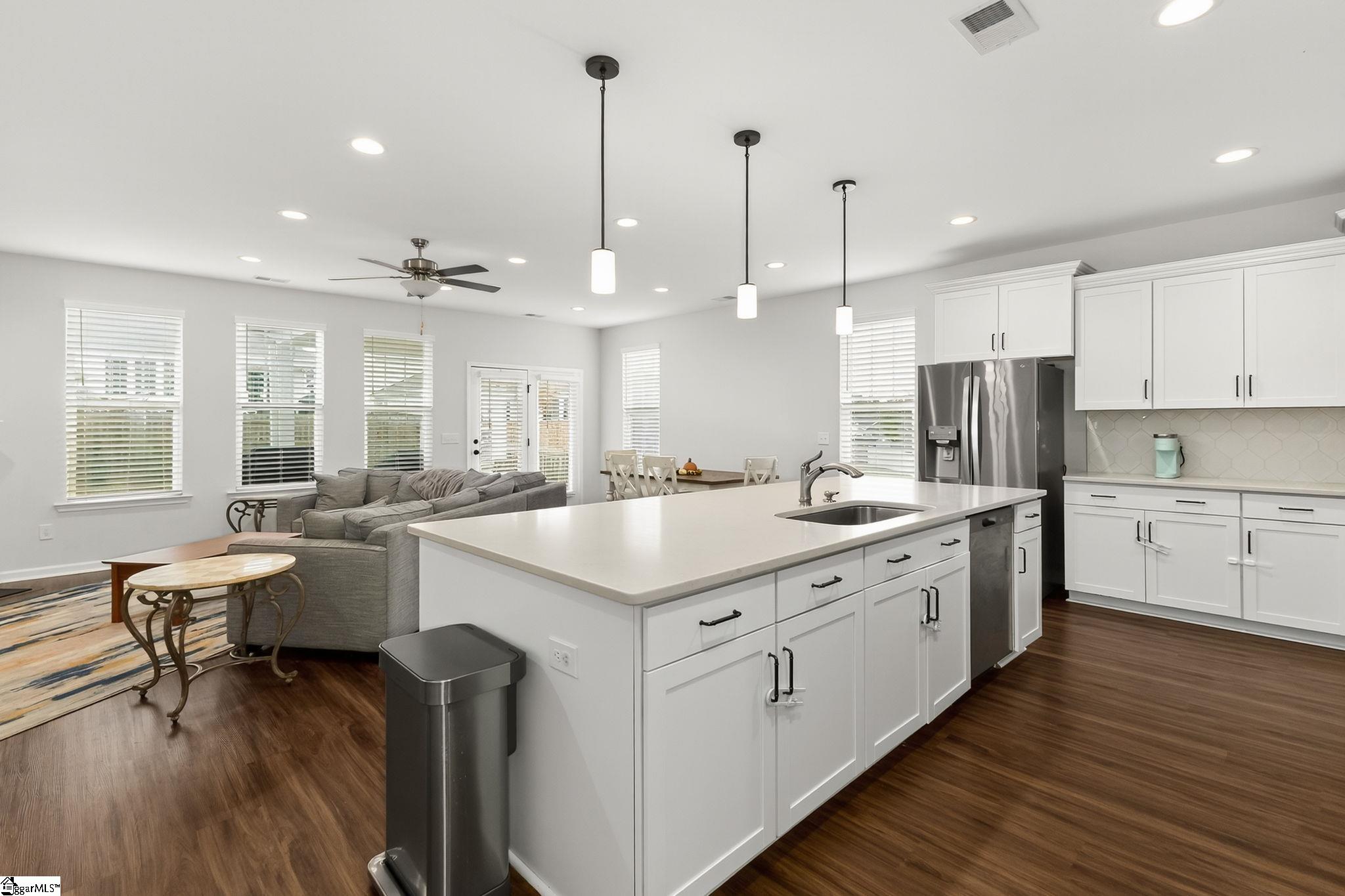 Easley, South Carolina 29642, United States, 4 Bedrooms Bedrooms, ,3 BathroomsBathrooms,Residential,Active,214141