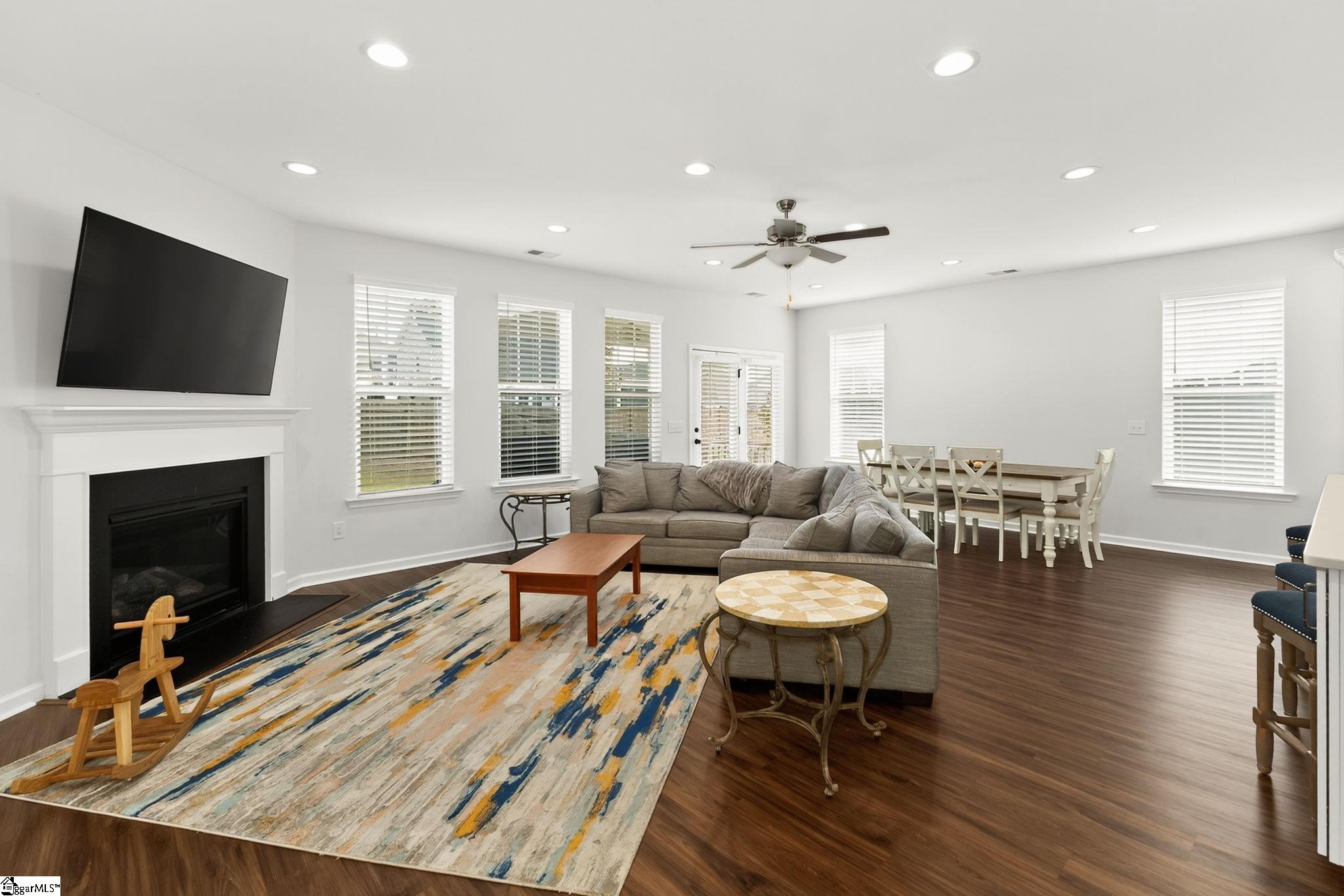 Easley, South Carolina 29642, United States, 4 Bedrooms Bedrooms, ,3 BathroomsBathrooms,Residential,Active,214141