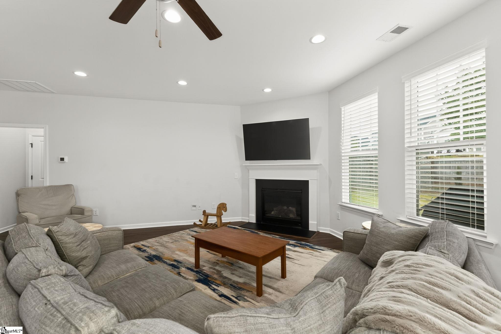 Easley, South Carolina 29642, United States, 4 Bedrooms Bedrooms, ,3 BathroomsBathrooms,Residential,Active,214141