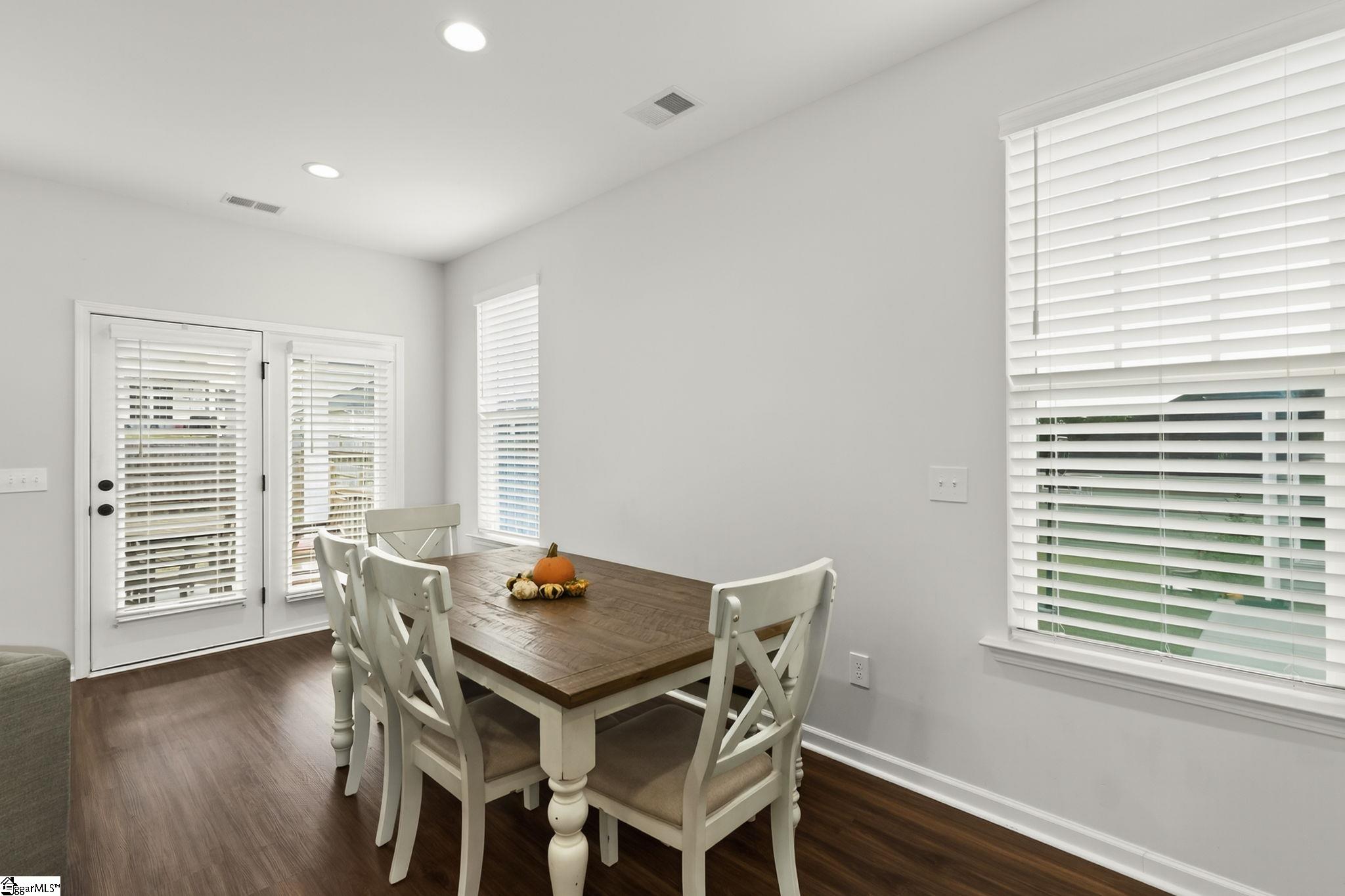 Easley, South Carolina 29642, United States, 4 Bedrooms Bedrooms, ,3 BathroomsBathrooms,Residential,Active,214141