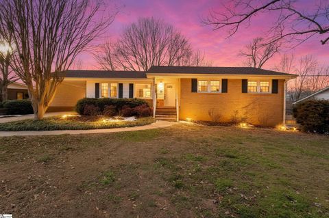 Photo of 113 Woodvale Circle, Greer, SC 29651 (MLS # 1580445)