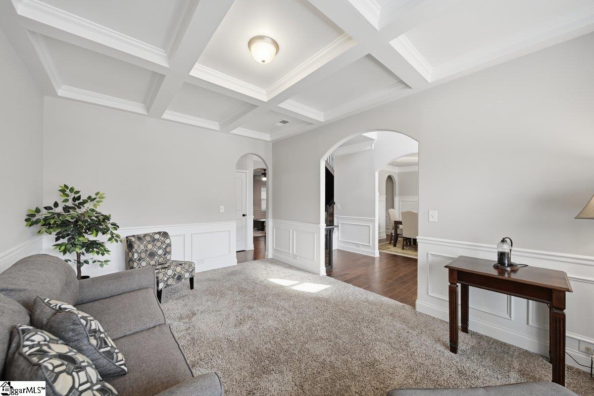 536 W Saddletree Drive