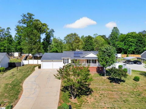 Photo of 137 S Manley Drive, Taylors, SC 29687 (MLS # 1589680)