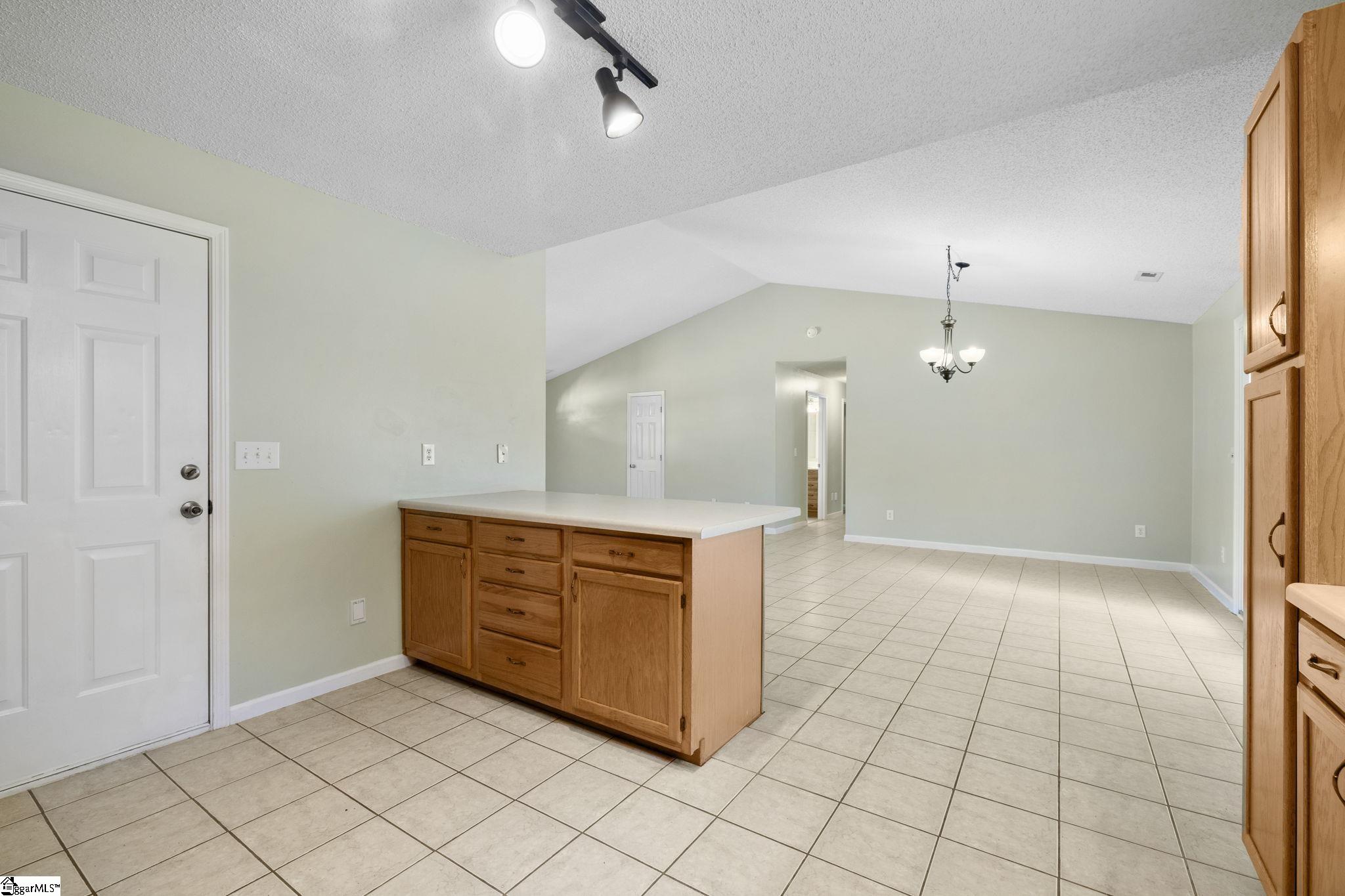 Greer, South Carolina 29650, United States, 3 Bedrooms Bedrooms, ,2 BathroomsBathrooms,Residential,Contingent,155772