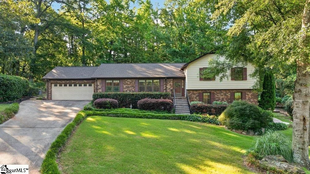 219 Oakwood Court