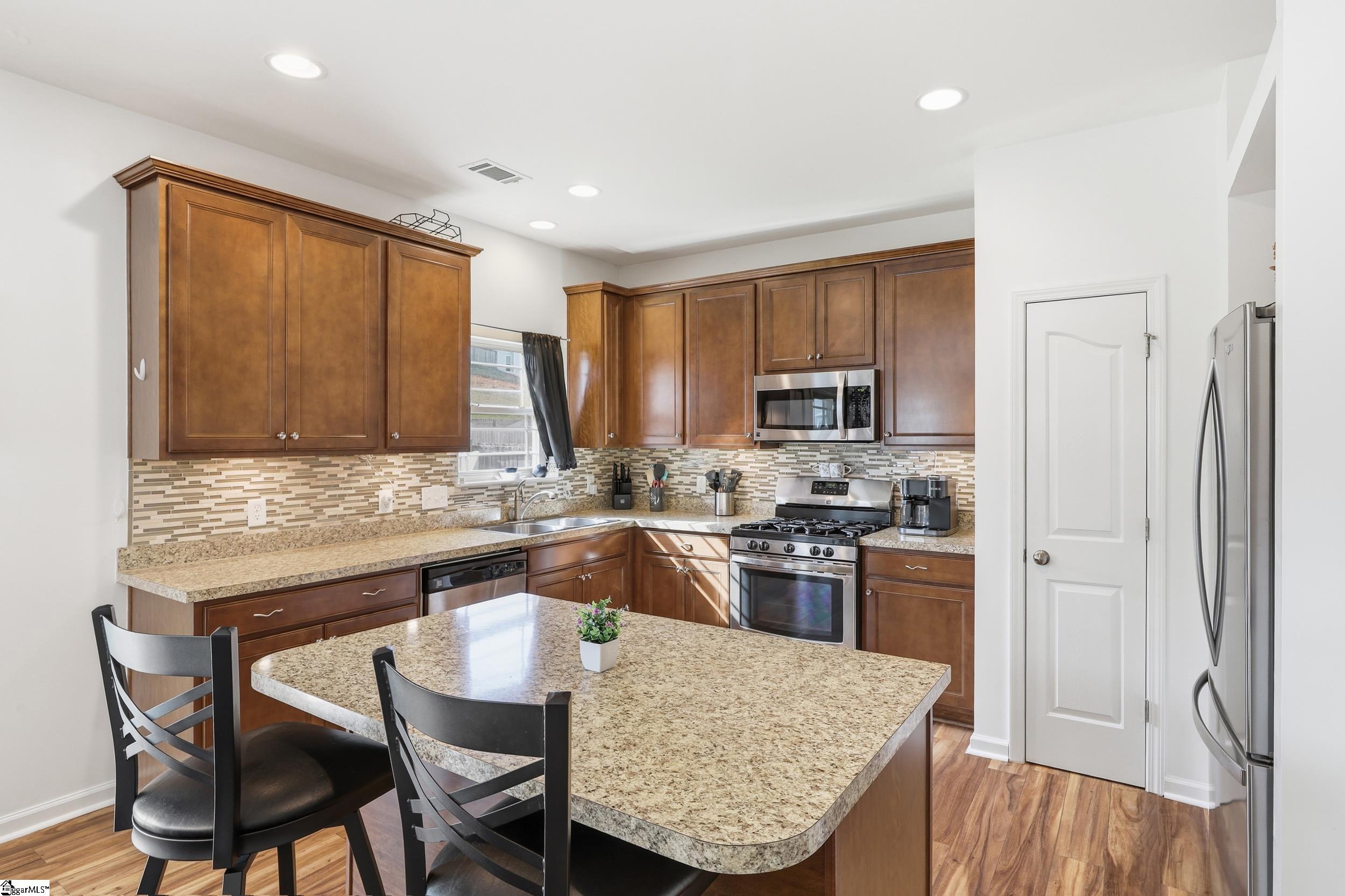Real Estate Search 3 347 Riverdale Road