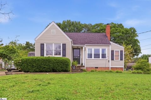 Photo of 106 Lenore Avenue, Greenville, SC 29617 (MLS # 1593282)