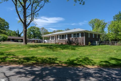 Photo of 1 Pinefield Drive, Greenville, SC 29605 (MLS # 1587863)