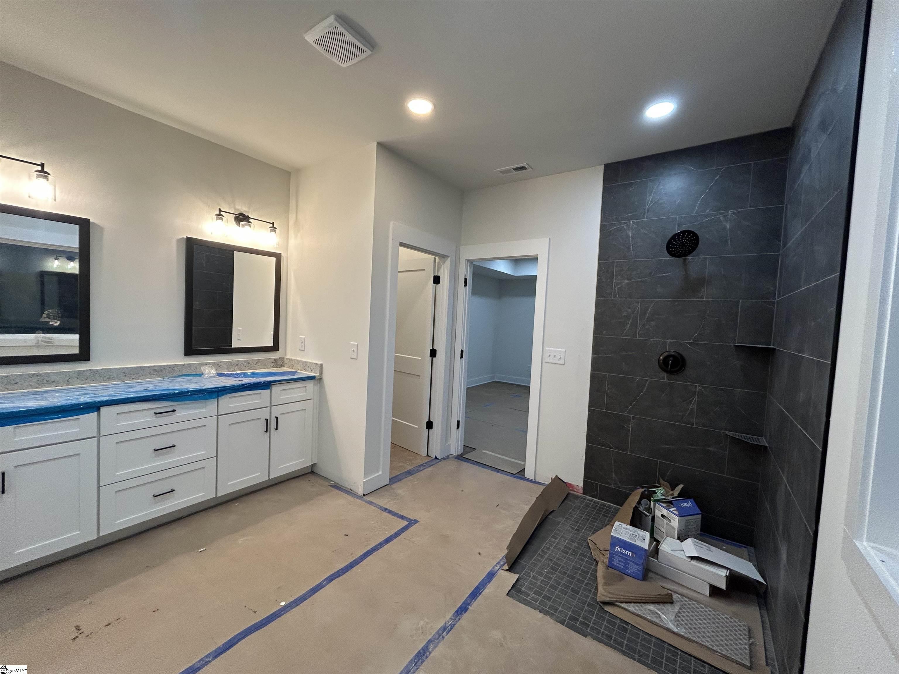 446 N Glassy Mountain Road