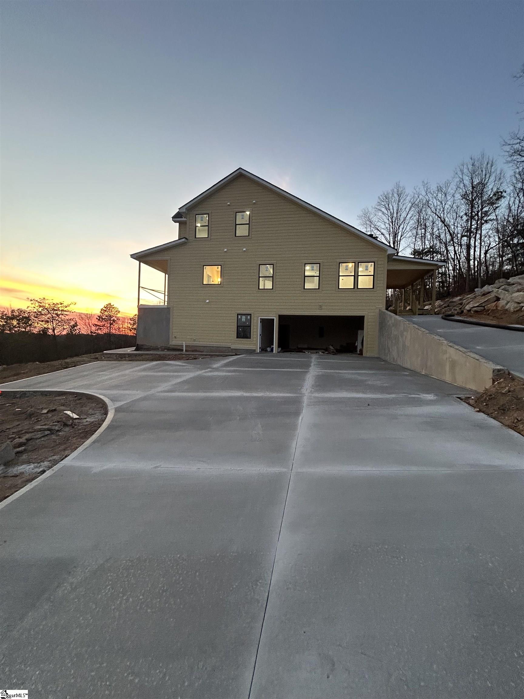 446 N Glassy Mountain Road